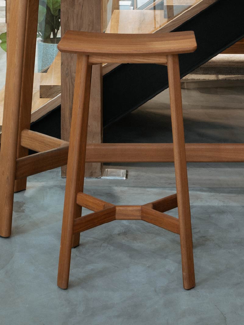 ATILT BAR STOOL1