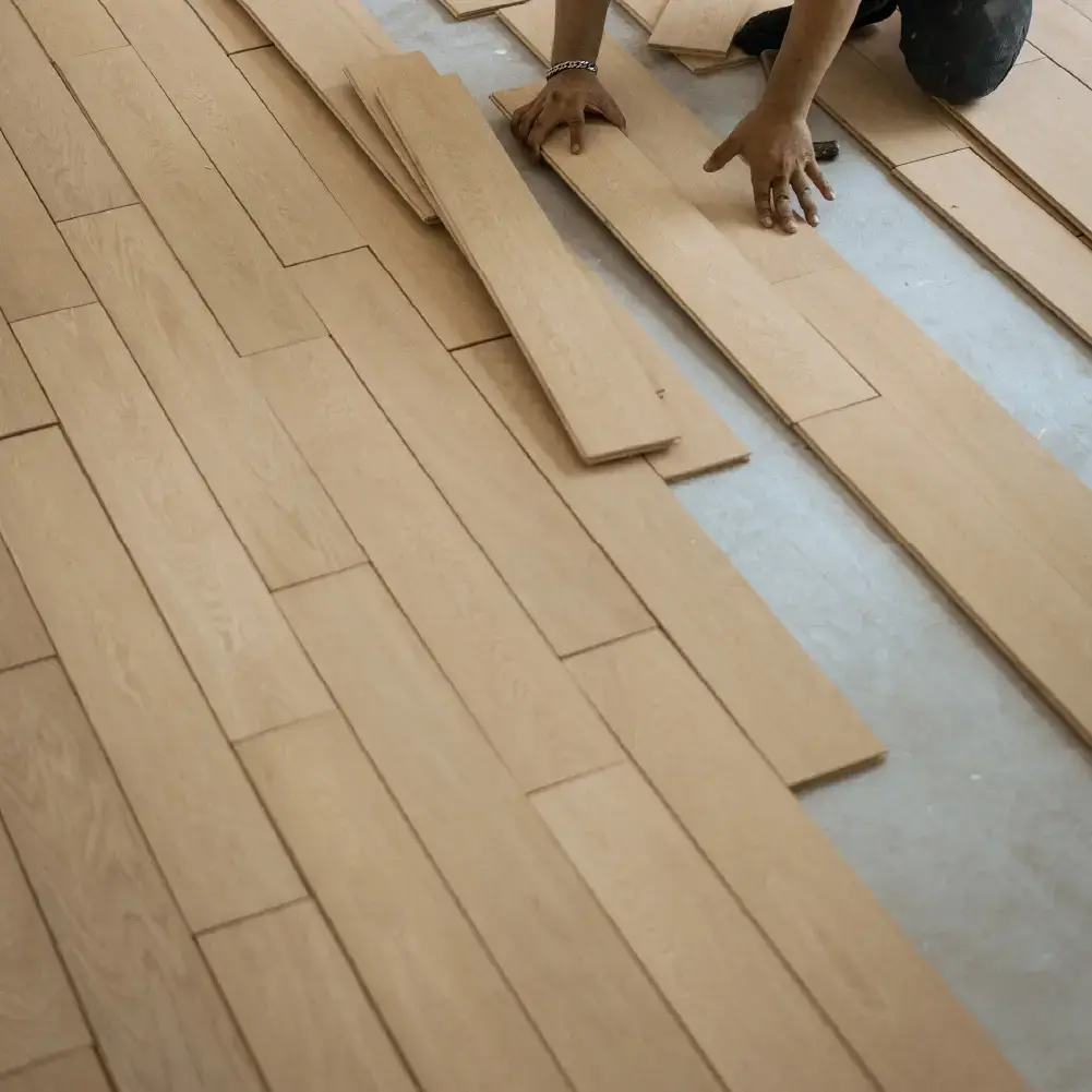 การติดตั้งพื้นไม้เอ็นจิเนียร์สไตล์มินิมอล ภายในบ้าน